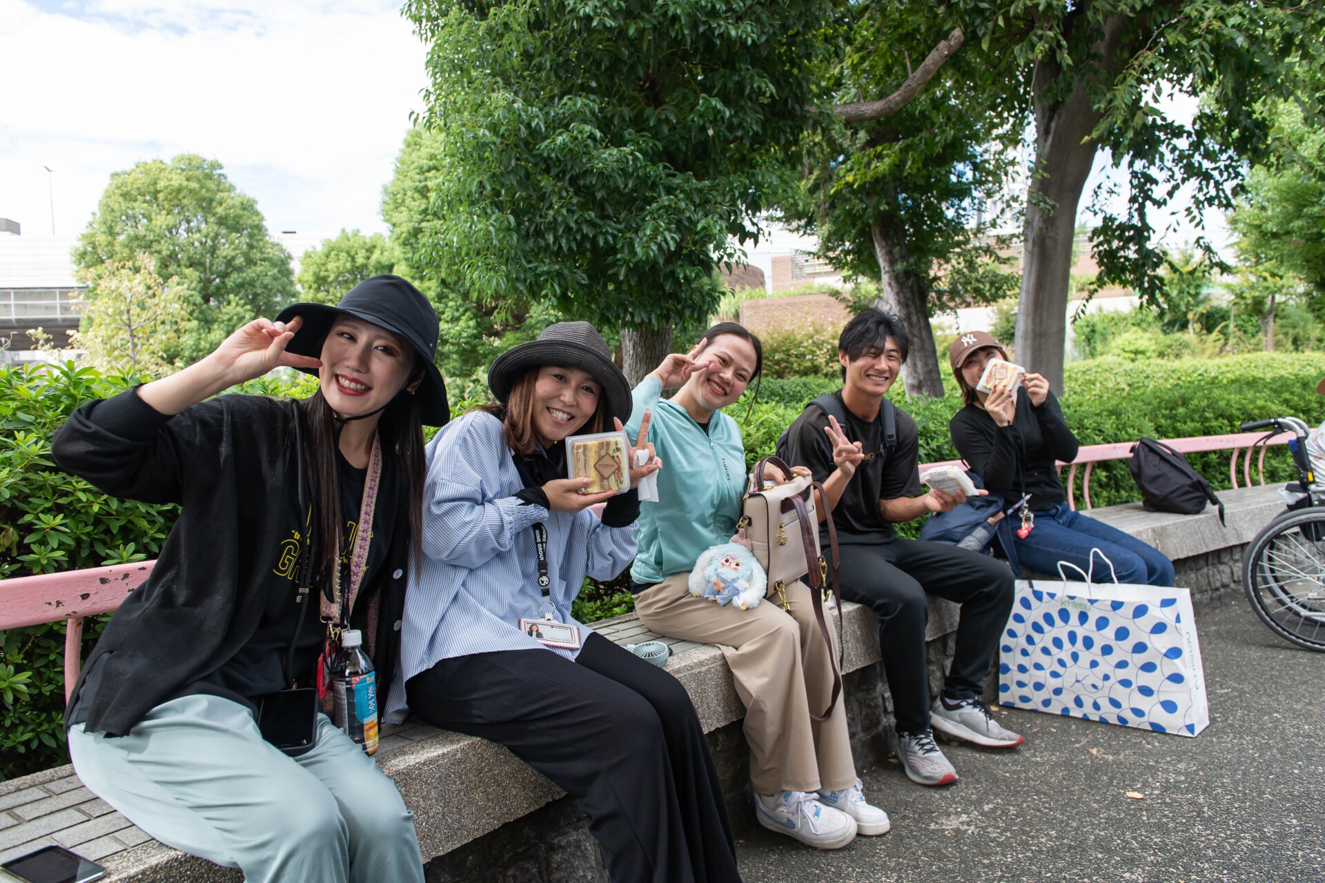 天王寺動物園のお楽しみ会に部署を越えて参加したNineのメンバー