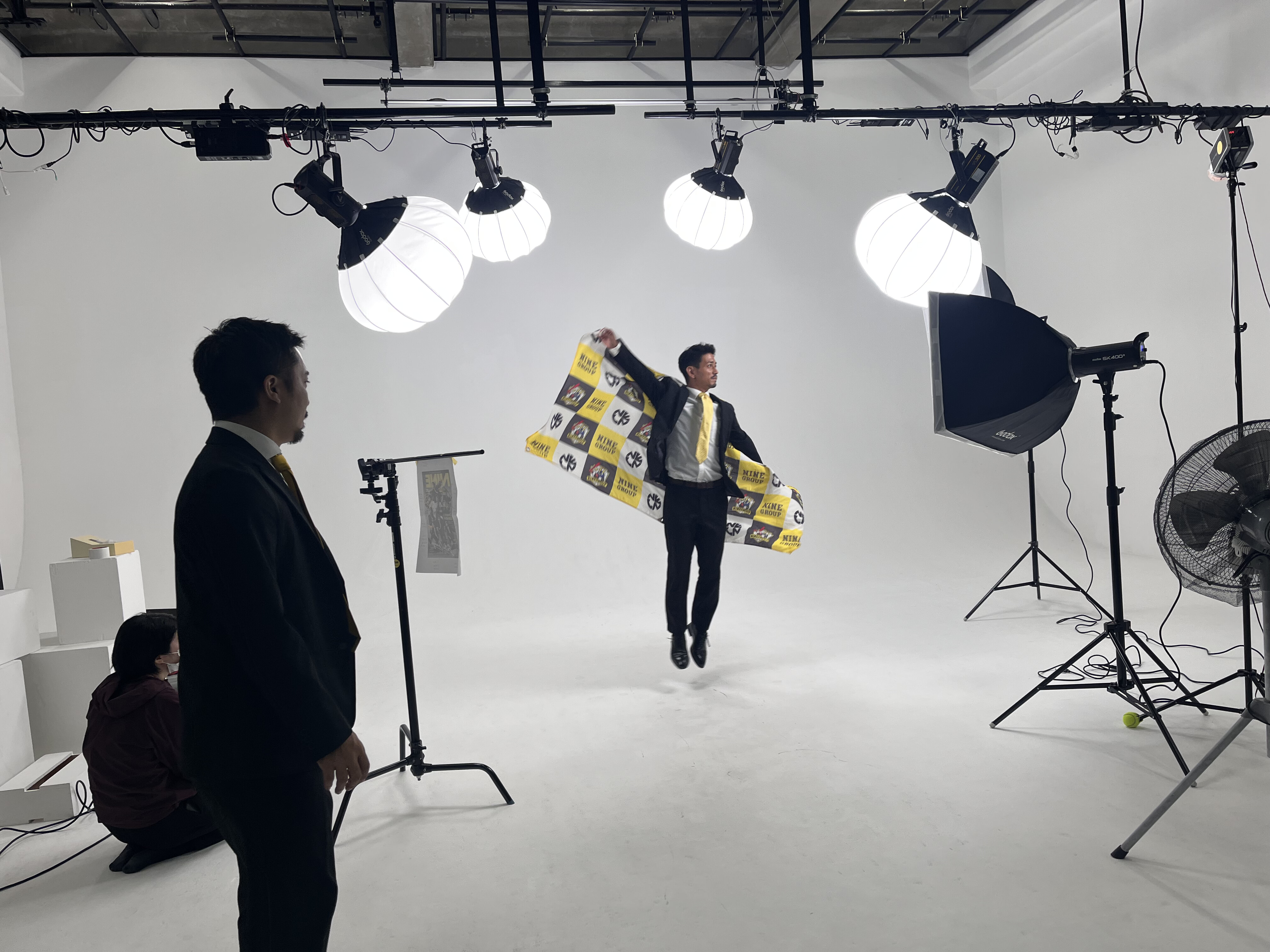Nine Groupの会社パンフレット表紙撮影風景